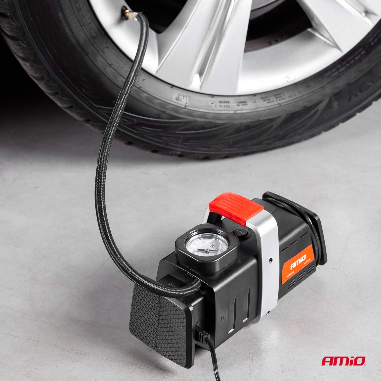 12 V/230 V kompresszor felfújáshoz