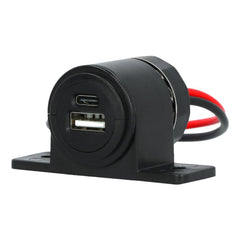 Carpoint beépíthető USB-A + USB-C csatlakozó 12/24V 